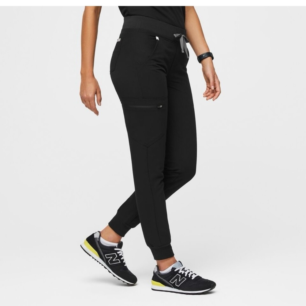Like new black Fig jogger pants